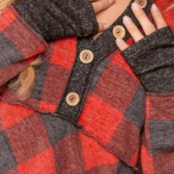 Oversized Hoodie EUC Red and black buffalo check with thumbholes and poc… - Picture 3 of 5